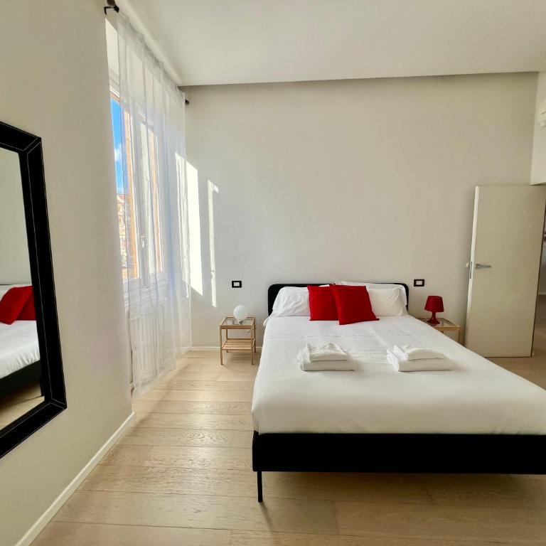 Modern Florence - Two-Bedroom Apartment - 14