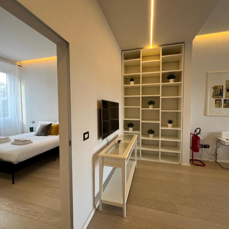Modern Florence - Two-Bedroom Apartment - 22