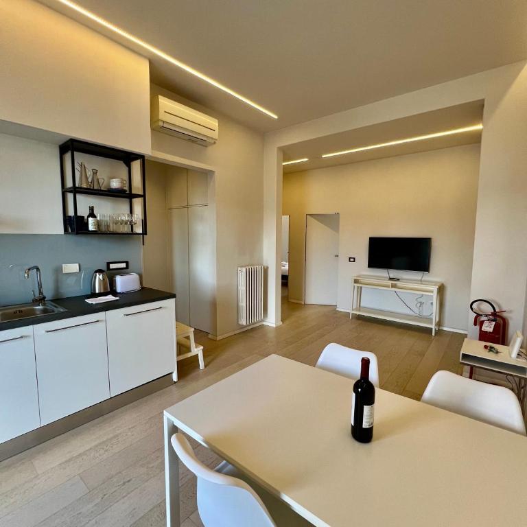 Modern Florence - Two-Bedroom Apartment - 27