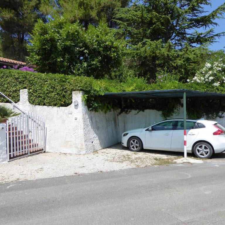 197 - Villetta a schiera trilocale al Taunus, con portico e ampio giardino di mq 400 - climatizzata SPIAGGIA INCLUSA - Appartamento con 2 Camere da Letto - 12