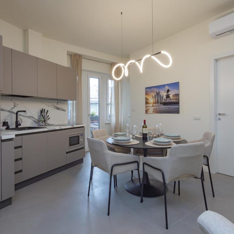 Spacious 2BDR with balcony Arco-Sempione Area, by Rentopolis - Appartamento Deluxe con 2 Camere da Letto e Vista Giardino - 1
