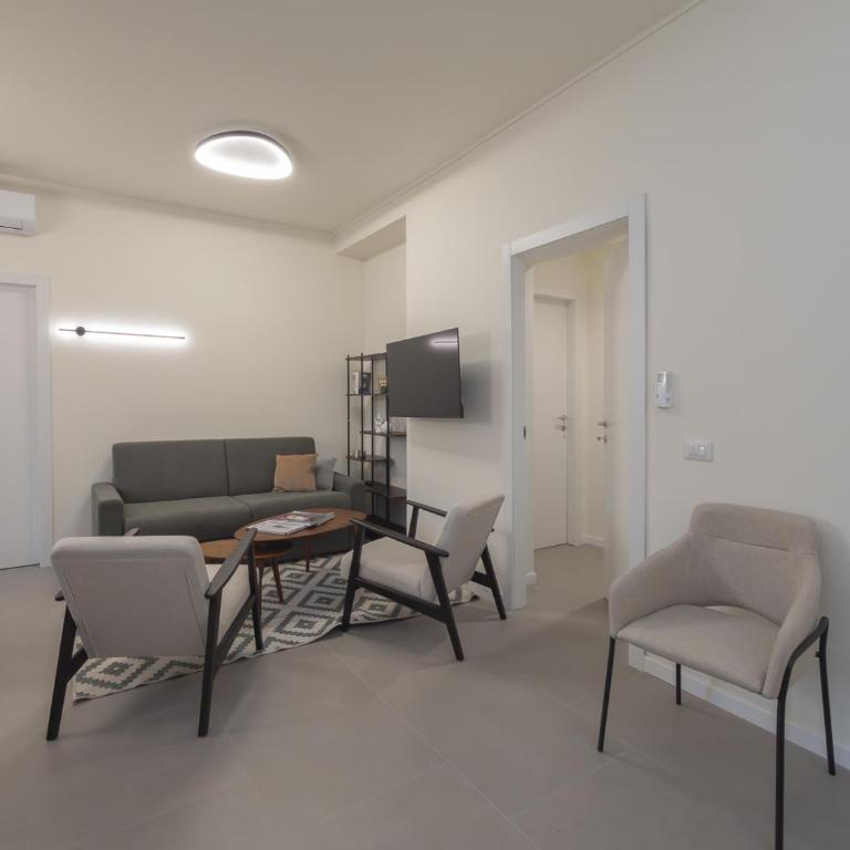 Spacious 2BDR with balcony Arco-Sempione Area, by Rentopolis - Appartamento Deluxe con 2 Camere da Letto e Vista Giardino - 18