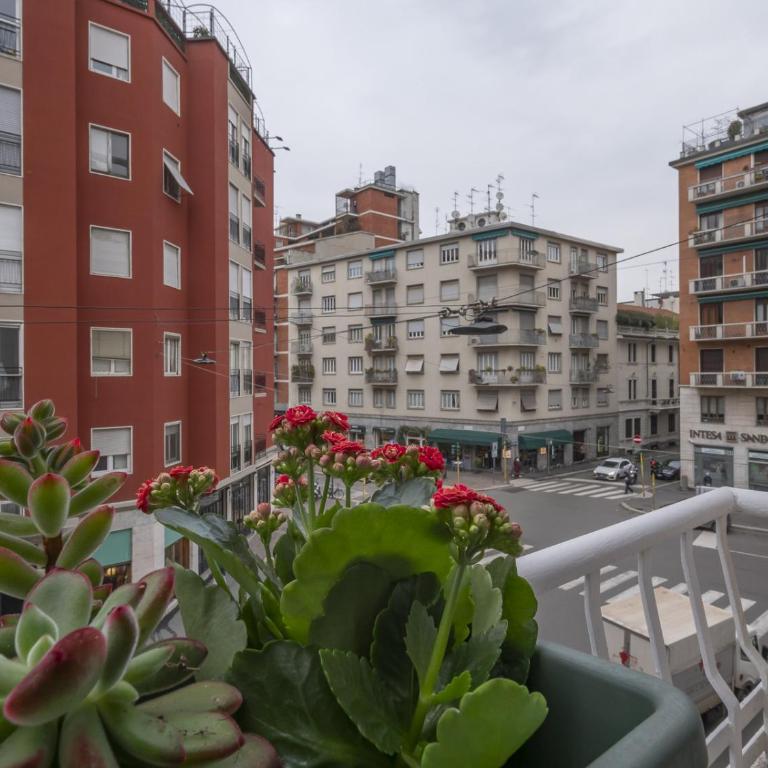 Spacious 2BDR with balcony Arco-Sempione Area, by Rentopolis - Appartamento Deluxe con 2 Camere da Letto e Vista Giardino - 24