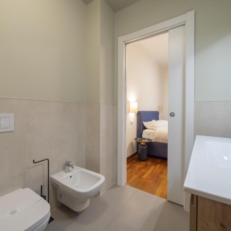 Spacious 2BDR with balcony Arco-Sempione Area, by Rentopolis - Appartamento Deluxe con 2 Camere da Letto e Vista Giardino - 39