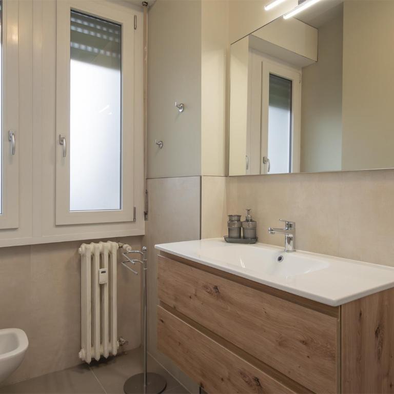 Spacious 2BDR with balcony Arco-Sempione Area, by Rentopolis - Appartamento Deluxe con 2 Camere da Letto e Vista Giardino - 59
