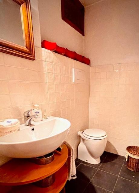 Caldo rifugio con giardino in pieno centro - Appartamento con 2 Camere da Letto - 6