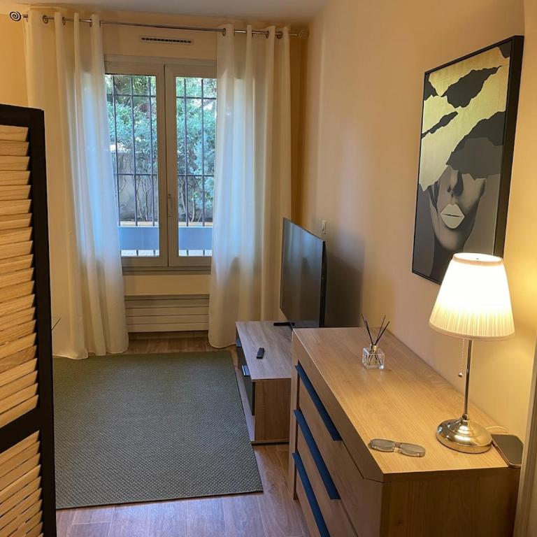 Grand studio équipé et rénové - Apartamento de 1 dormitorio - 11
