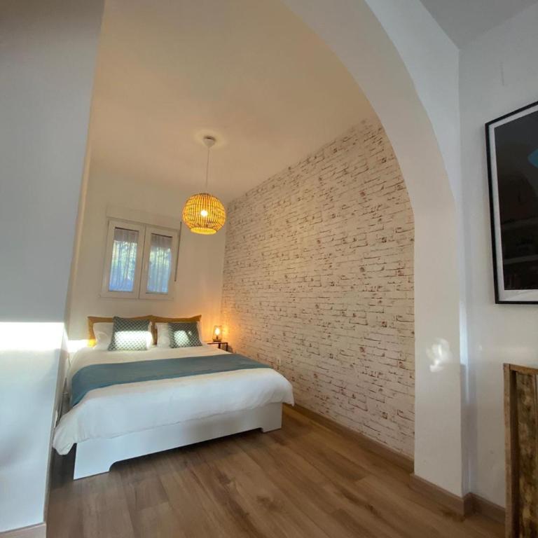 Apartment with a large patio - One-Bedroom Apartment with Terrace - 6