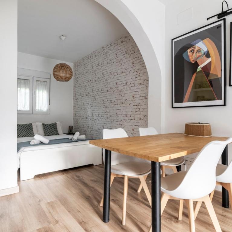Apartment with a large patio - One-Bedroom Apartment with Terrace - 10