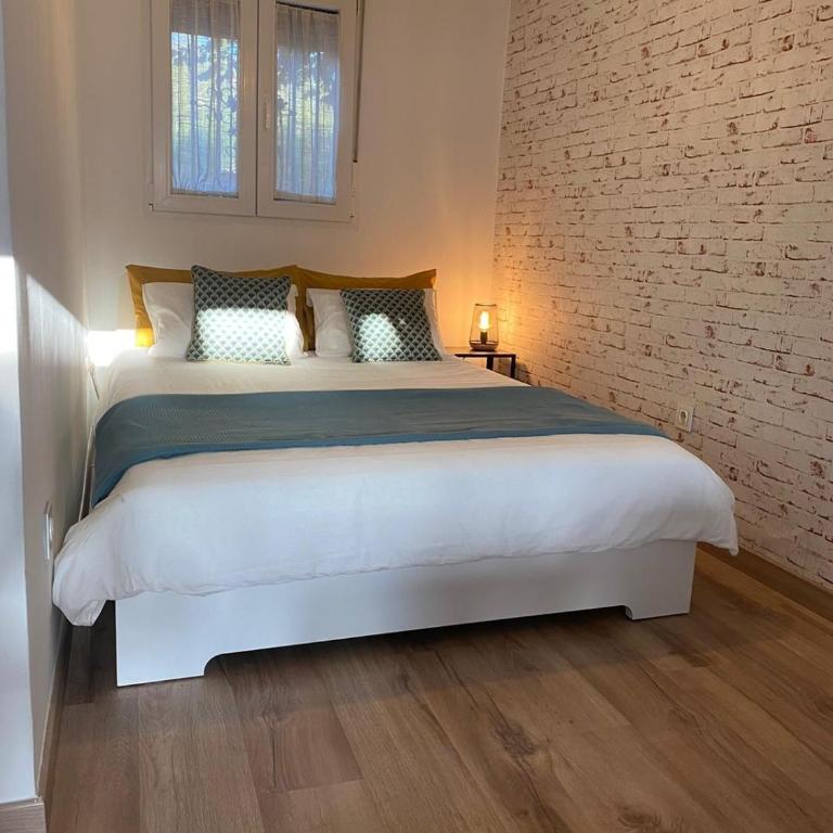 Apartment with a large patio - One-Bedroom Apartment with Terrace - 22