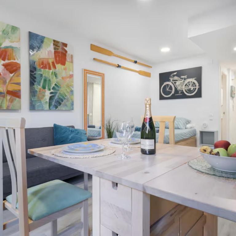 Salou (3pax) Charm Cozy Lovely AC WiFi - Apartment with Pool View - 4