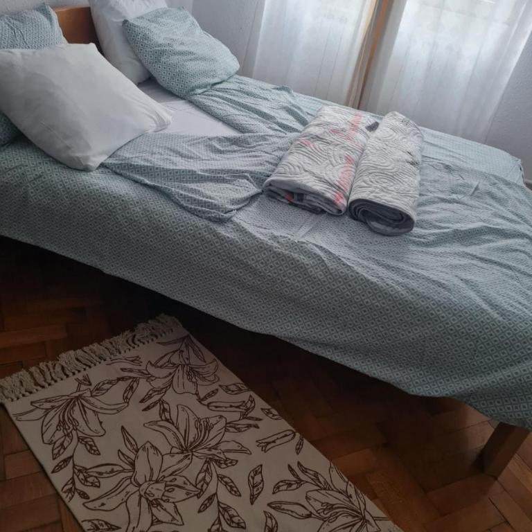 Masha - Two-Bedroom Apartment - 11