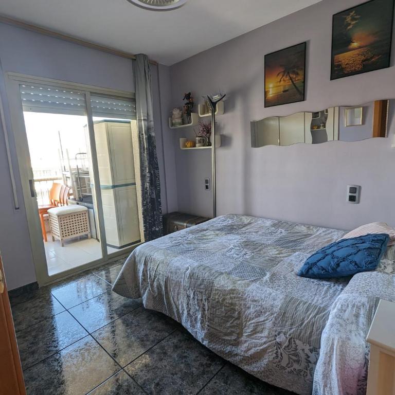 Enjoy the beach, Port Aventura and Ferrari Land - Two-Bedroom Apartment with Terrace and Sea View - 35