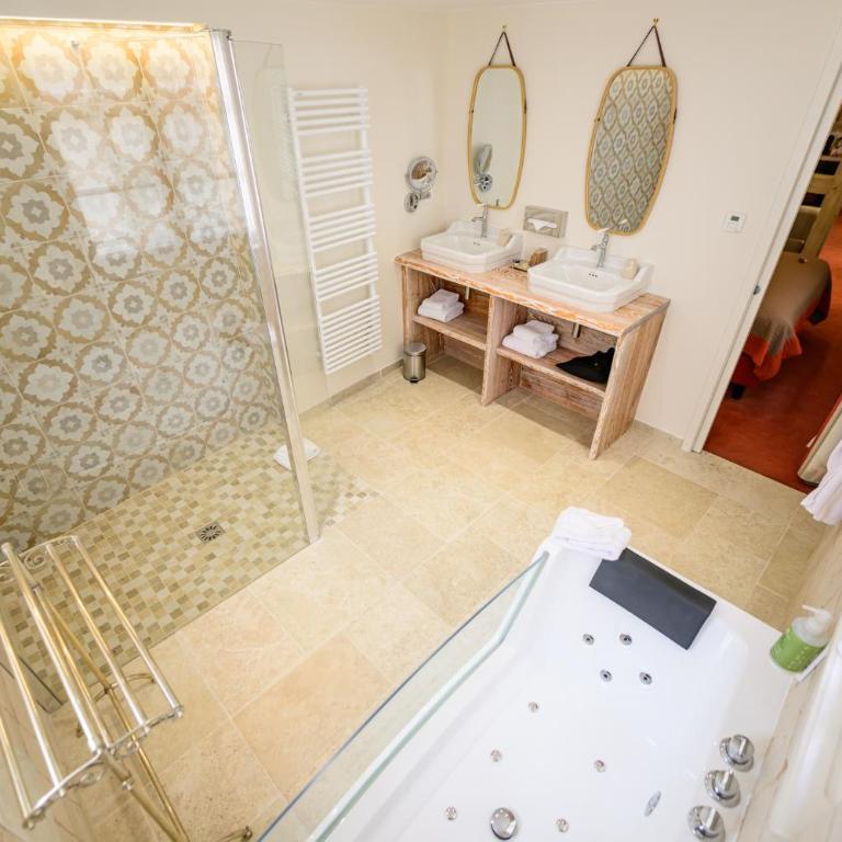 Hotel Beaucour - Suite avec Baignoire Balnéo ou Douche - 6