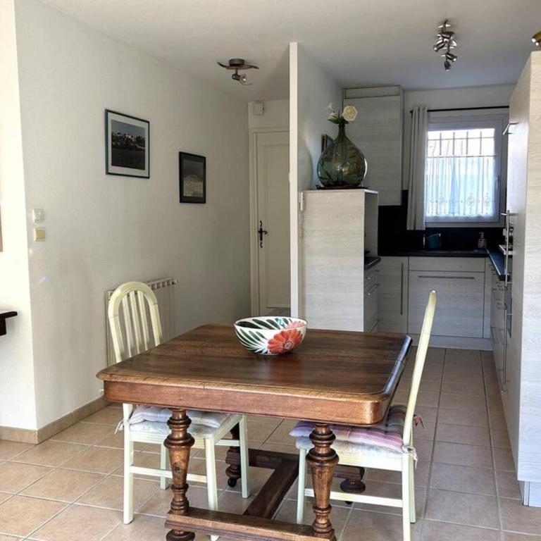 At Tinou's spacious quiet house with garden for 2 people - Casa con 1 Camera da Letto - 9