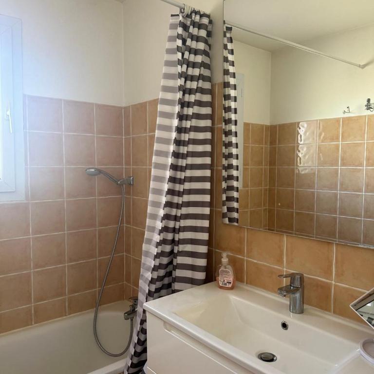 At Tinou's spacious quiet house with garden for 2 people - Casa con 1 Camera da Letto - 15