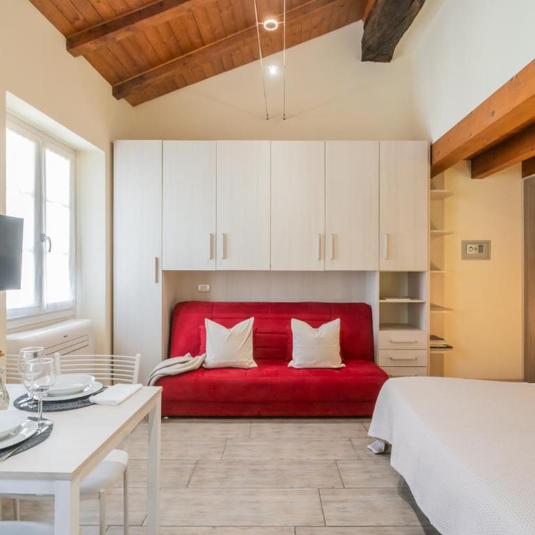 Domus in Como by Rent All Como - Monolocale - 15