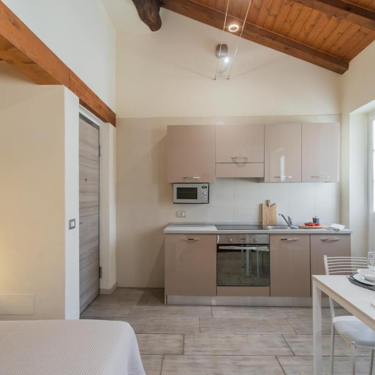 Domus in Como by Rent All Como - Monolocale - 12