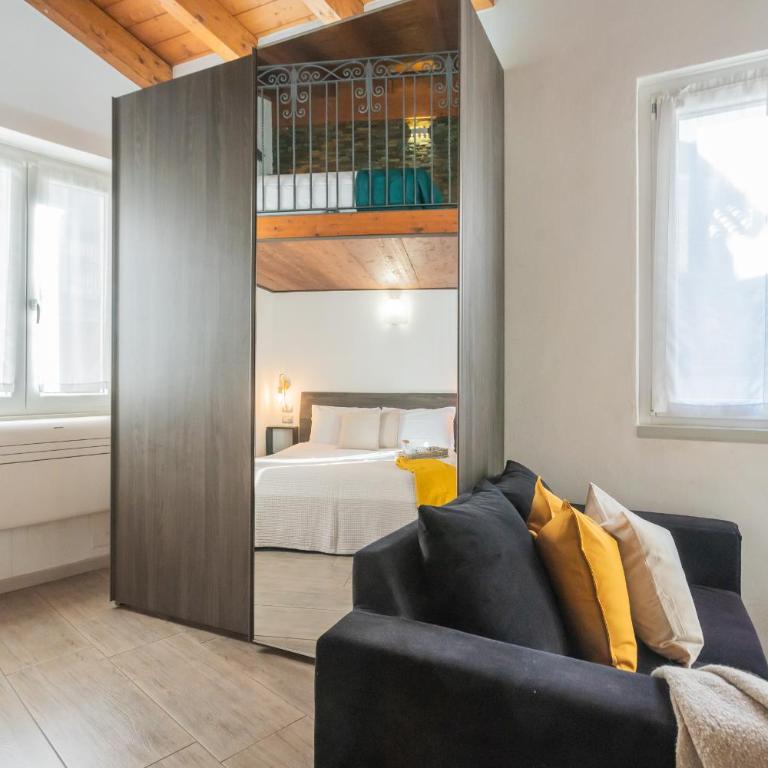 Domus in Como by Rent All Como - Monolocale su 2 Livelli - 12