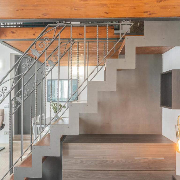 Domus in Como by Rent All Como - Monolocale su 2 Livelli - 13