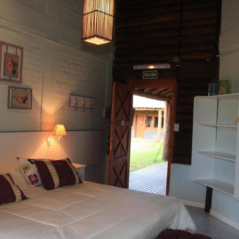 HOTEL Bambys Lodge - Habitación Triple - 1