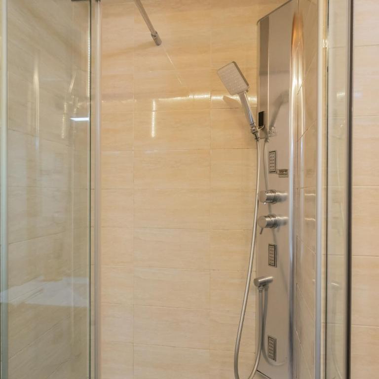 Domus in Como by Rent All Como - Appartamento con 2 Camere da Letto - 19