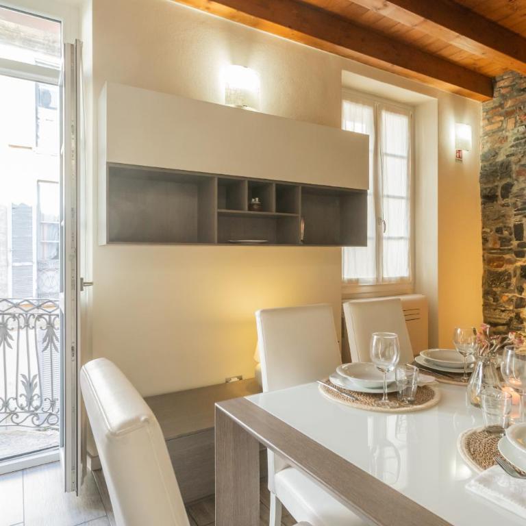 Domus in Como by Rent All Como - Appartamento con 2 Camere da Letto - 6