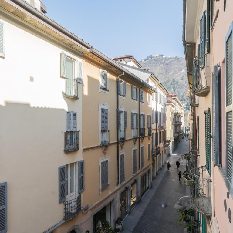Domus in Como by Rent All Como - Appartamento con 2 Camere da Letto - 40