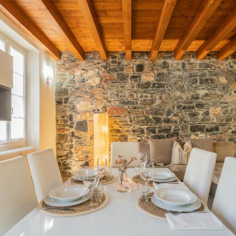 Domus in Como by Rent All Como - Appartamento con 2 Camere da Letto - 4