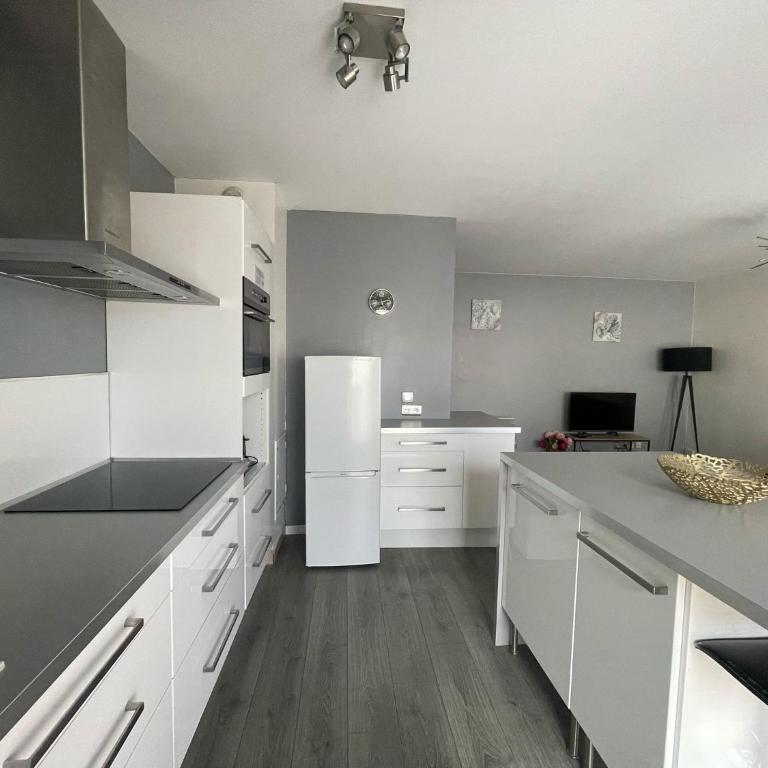 City & cosy, LYON CHARCOT- WIFI - LAVE LINGE - BALCON - PARKING - One-Bedroom Apartment - 33
