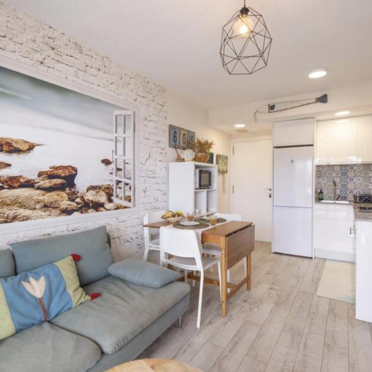 Salou Luxe Stay Chill-out Cozy ( 2BR ) Parking - Two-Bedroom Apartment with Terrace and Sea View - 2