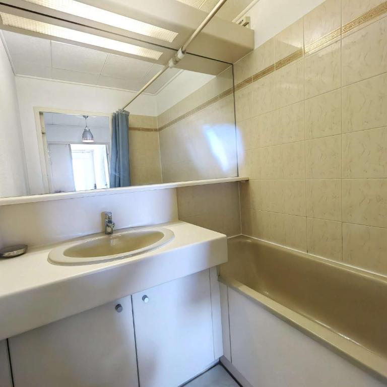 Spacieux T3 avec vue mer, résidence avec piscine - FR-1-607-101 - Appartement (6 Adultes) - 15