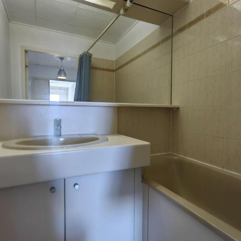 Spacieux T3 avec vue mer, résidence avec piscine - FR-1-607-101 - Appartement (6 Adultes) - 18