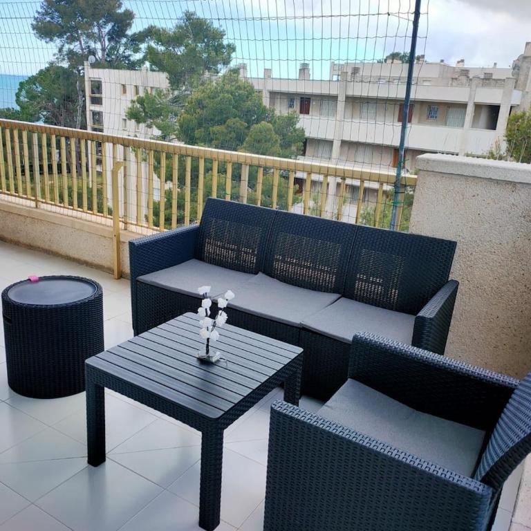 Enjoy the beach, Port Aventura and Ferrari Land - Two-Bedroom Apartment with Terrace and Sea View - 4
