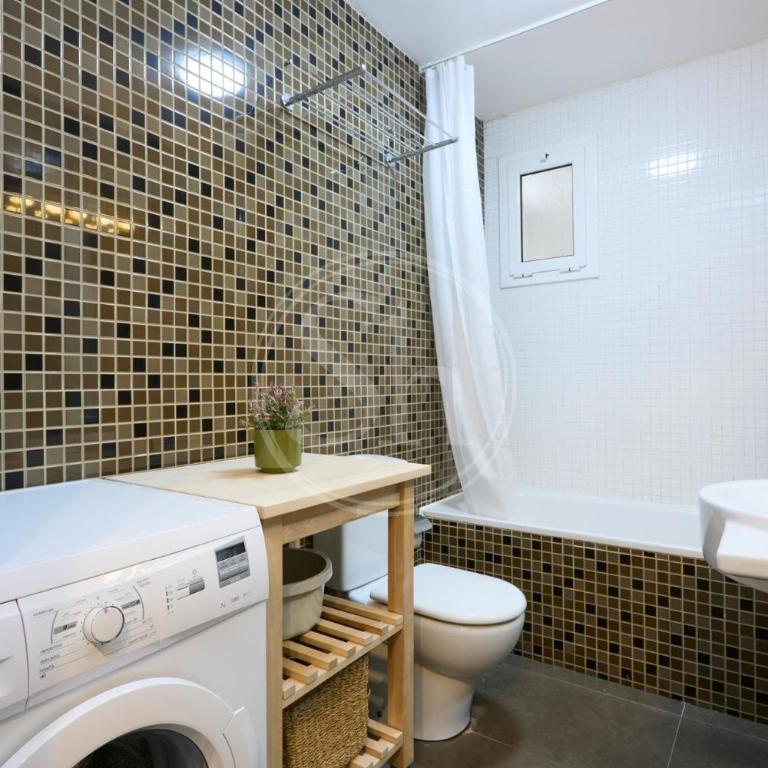 Eixample apartment - Three-Bedroom Apartment - 18