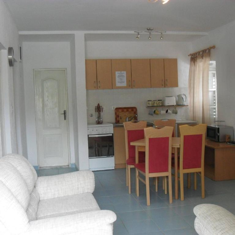 Seaside apartments and rooms - Two-Bedroom Apartment with Sea View - 9