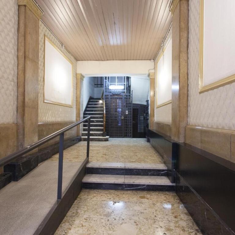 Eixample apartment - Three-Bedroom Apartment - 29