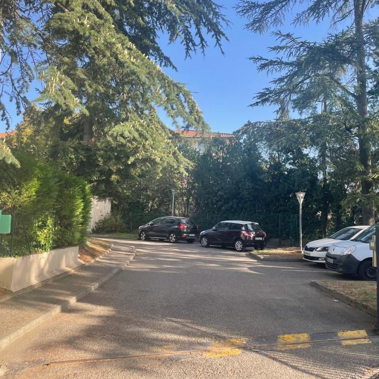 City & cosy, LYON CHARCOT- WIFI - LAVE LINGE - BALCON - PARKING - One-Bedroom Apartment - 12