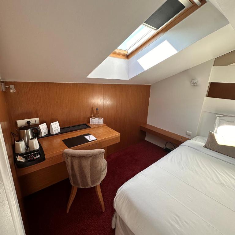 Maison LUTETIA R - Chambre Double Classique Mansardée - 3