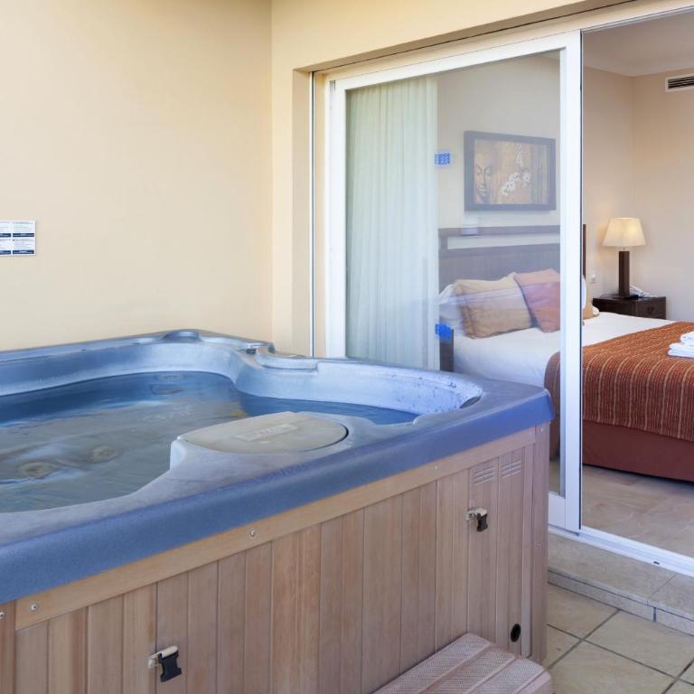 Malibu Mansions by the beach by ALFRESCO STAYS - Apartamento Deluxe - 1