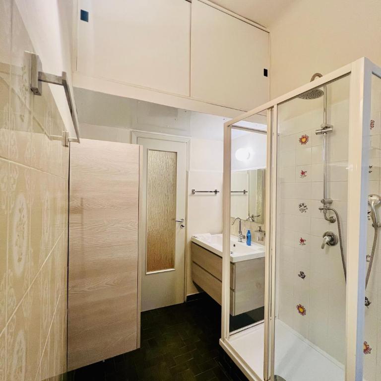 Rossella Apartment - 5 terre near the central station - One-Bedroom Apartment - 9