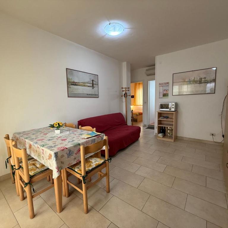 Stay in our beachside flat - Apartment - 6