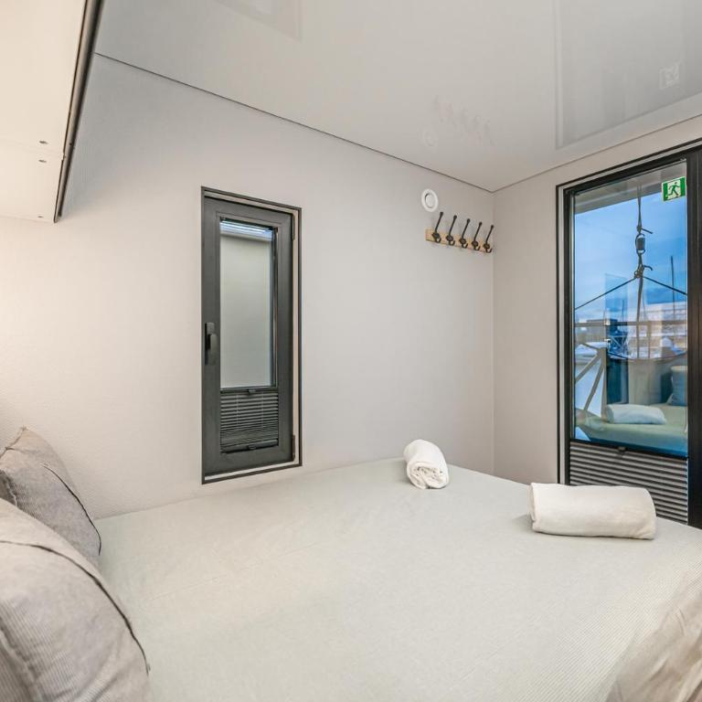 The Homeboat Company Sant'Elmo-Cagliari - Barca con 2 Cabine - 32
