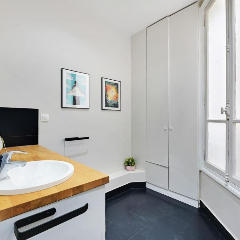 Spacieux 2P à Paris, rue Jouffroy d'Abbans proche Arc de Triomphe - Apartamento de 1 dormitorio - 5
