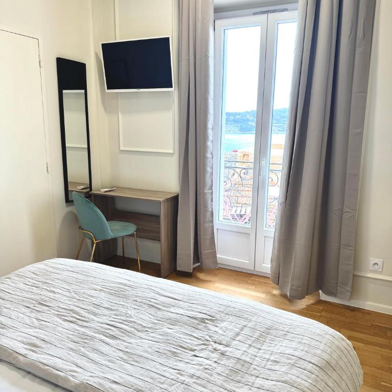 Hotel La Citadelle - Chambre Double Deluxe - Vue sur Mer - 11