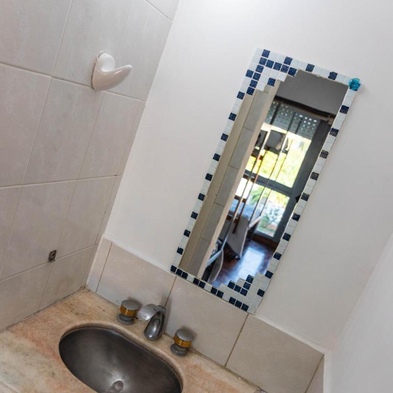 Babel Hostal - Habitación Cuádruple con baño privado - 7
