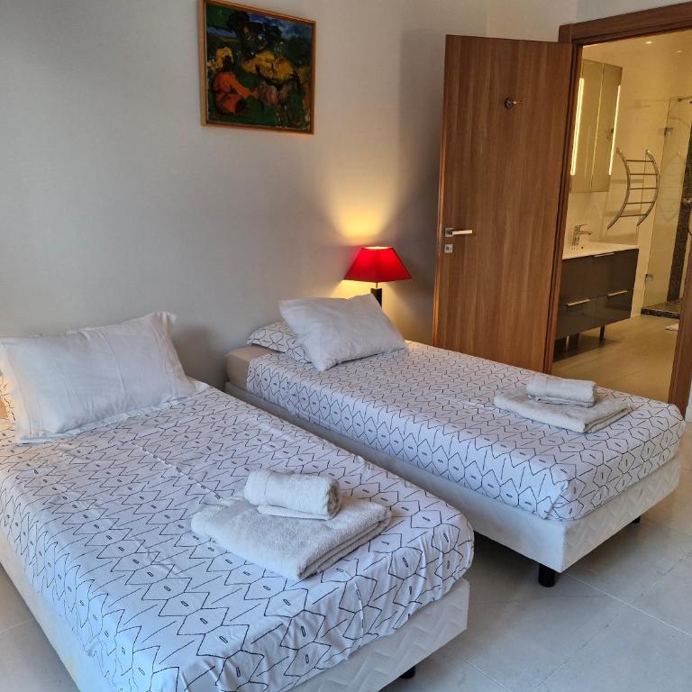 Grand 3 chambres quartier Pinède Juan - Appartement 3 Chambres - 24