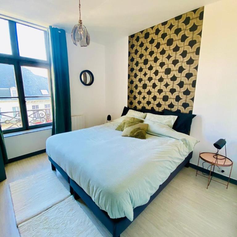 Le Cinq, Appartement de charme Place Saint Pierre Saumur - Appartement 2 Chambres - Vue sur Ville - 2