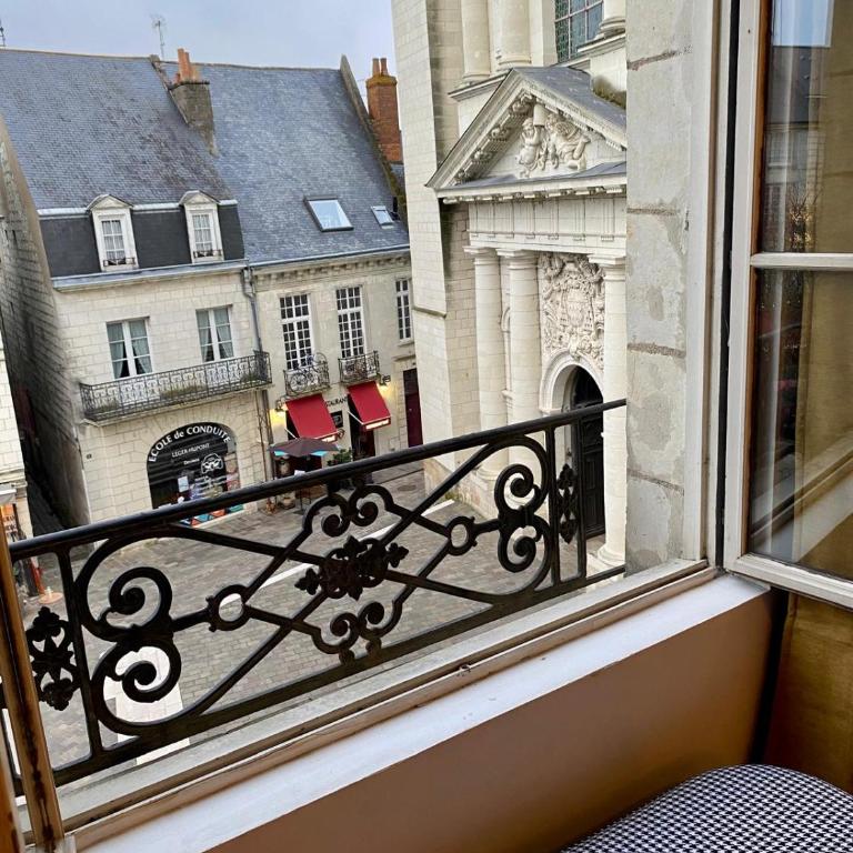 Le Cinq, Appartement de charme Place Saint Pierre Saumur - Appartement 2 Chambres - Vue sur Ville - 20