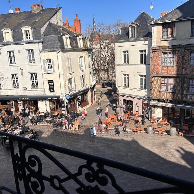 Le Cinq, Appartement de charme Place Saint Pierre Saumur - Appartement 2 Chambres - Vue sur Ville - 47